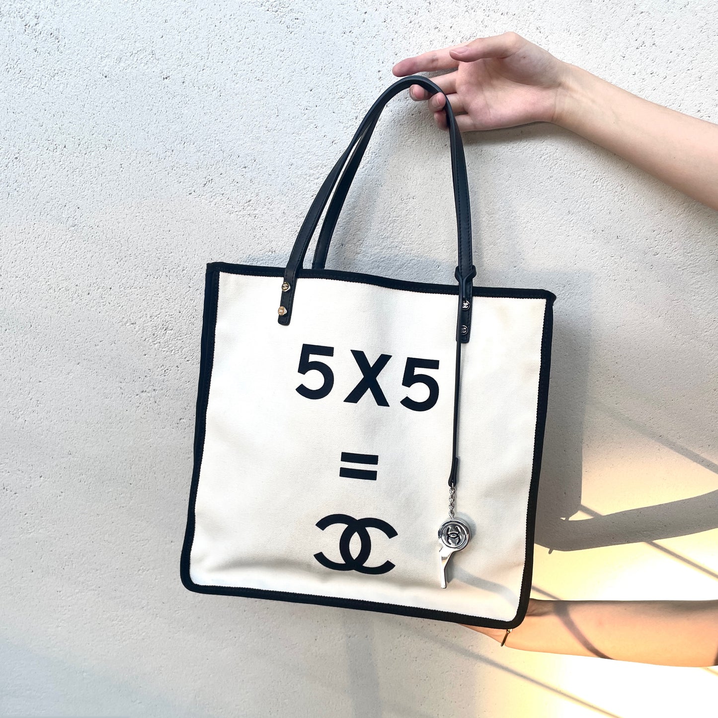 CHANEL 5x5=CC 标志手提包