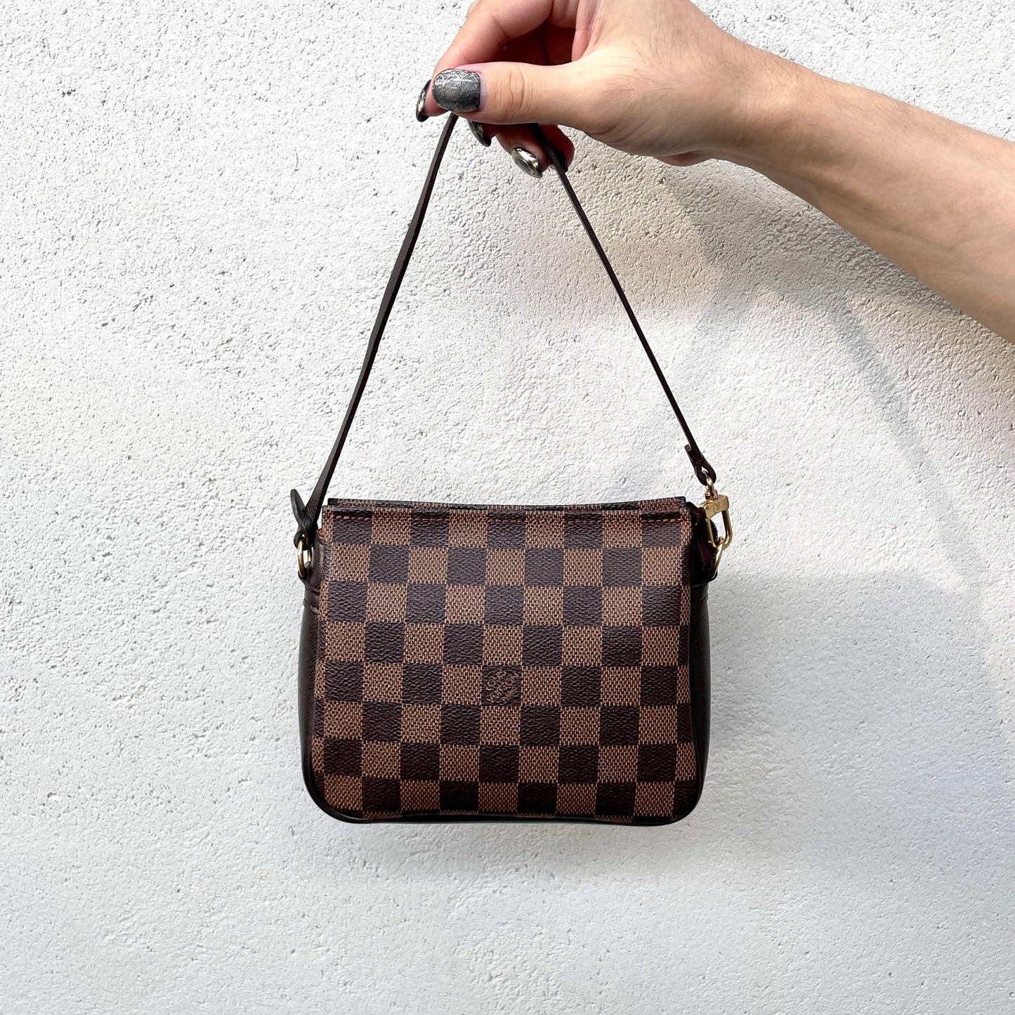 LOUIS VUITTON ﾀﾞﾐｴ ﾄｩﾙｰｽ･ﾒｲｸｱｯﾌﾟ