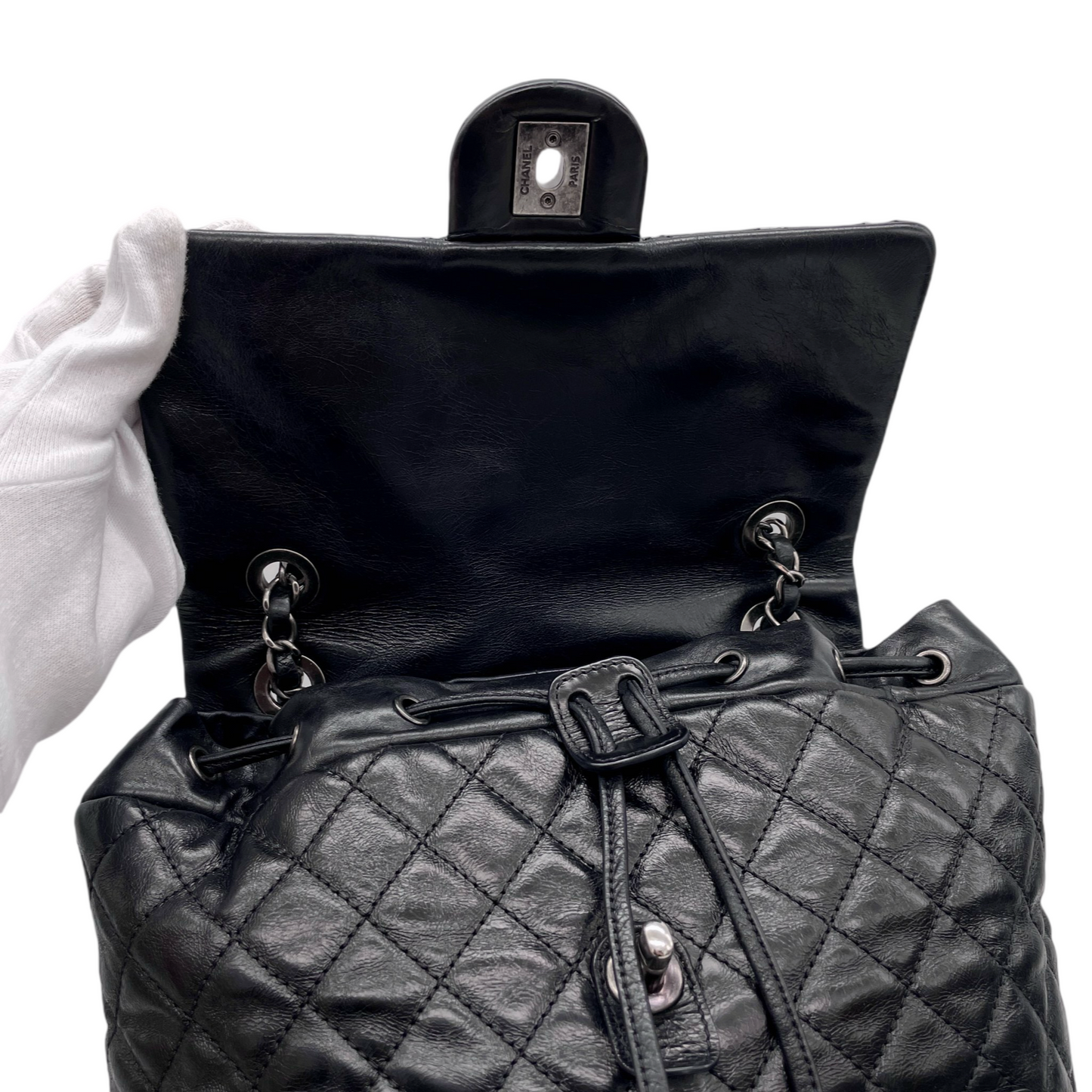 RARE☆☆☆CHANEL 2015 Matelassé CC LOGO Pendant Métiers d'Art Paris-Salzburg Chain Strap Backpack Black &amp; Silver