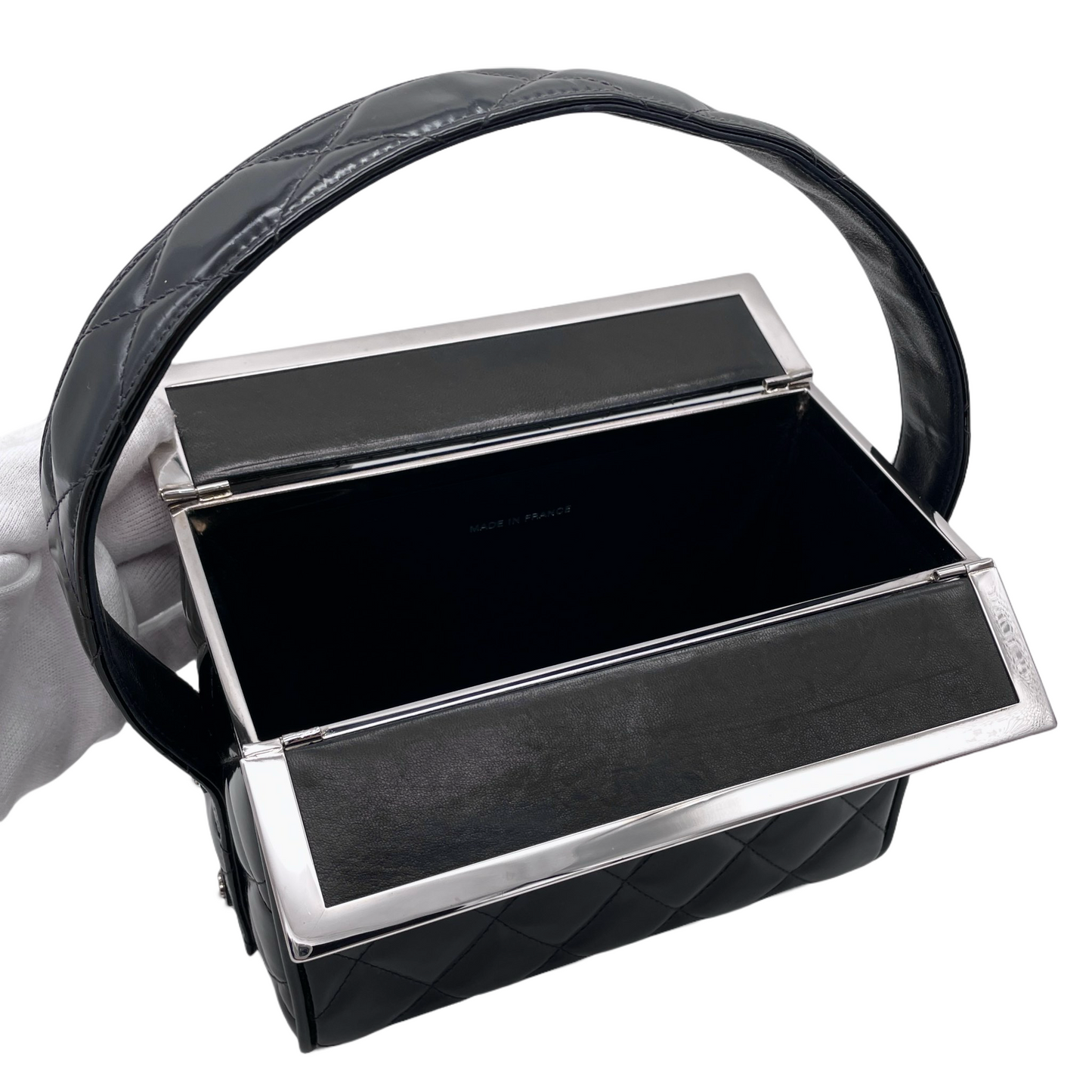 RARE☆☆☆CHANEL Matelassé Enamel Double Doors Vanity Hand Bag Black &amp; Silver