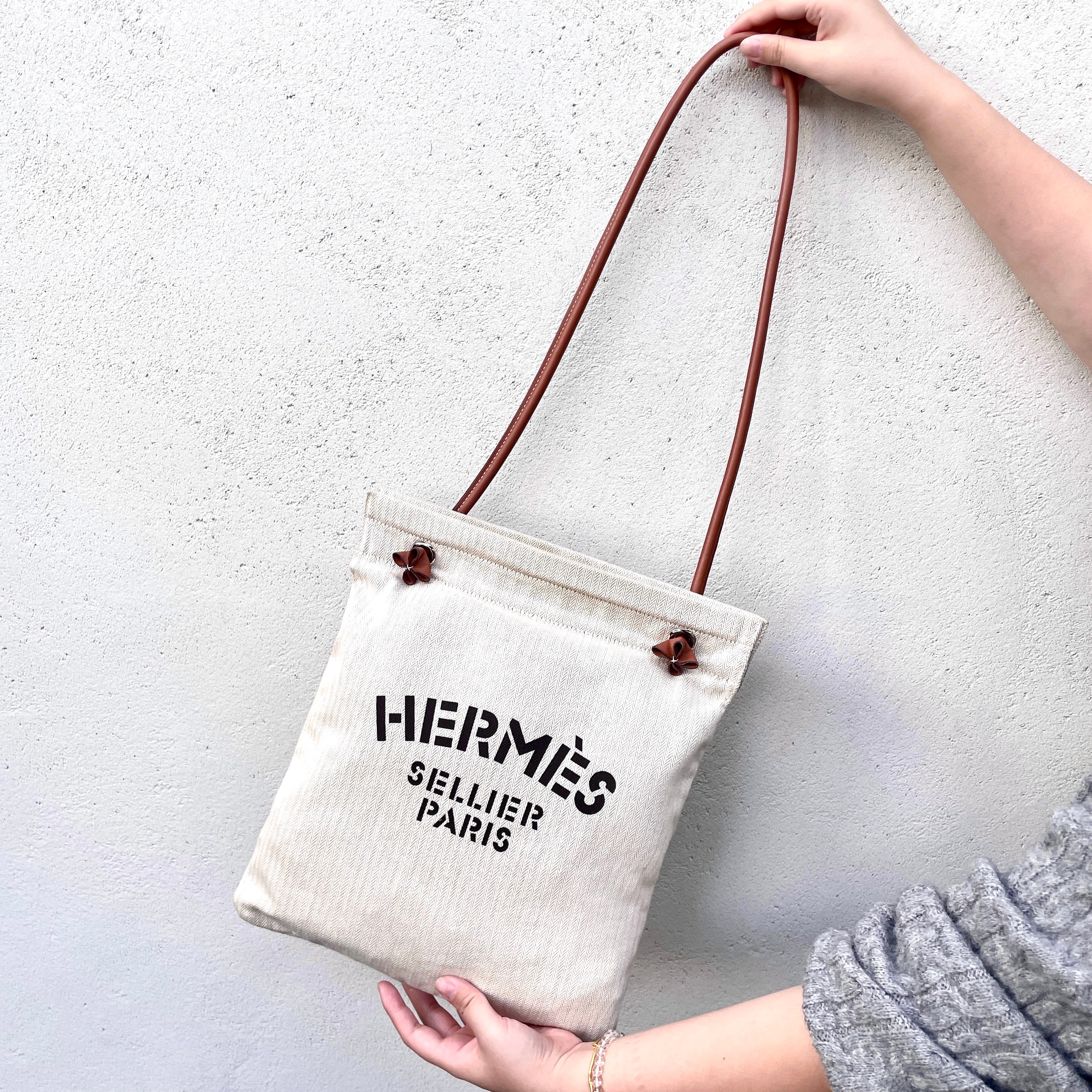 HERMES ｱﾘｰﾇMM ｷｬﾝﾊﾞｽ ｼｮﾙﾀﾞｰﾊﾞｯｸﾞ