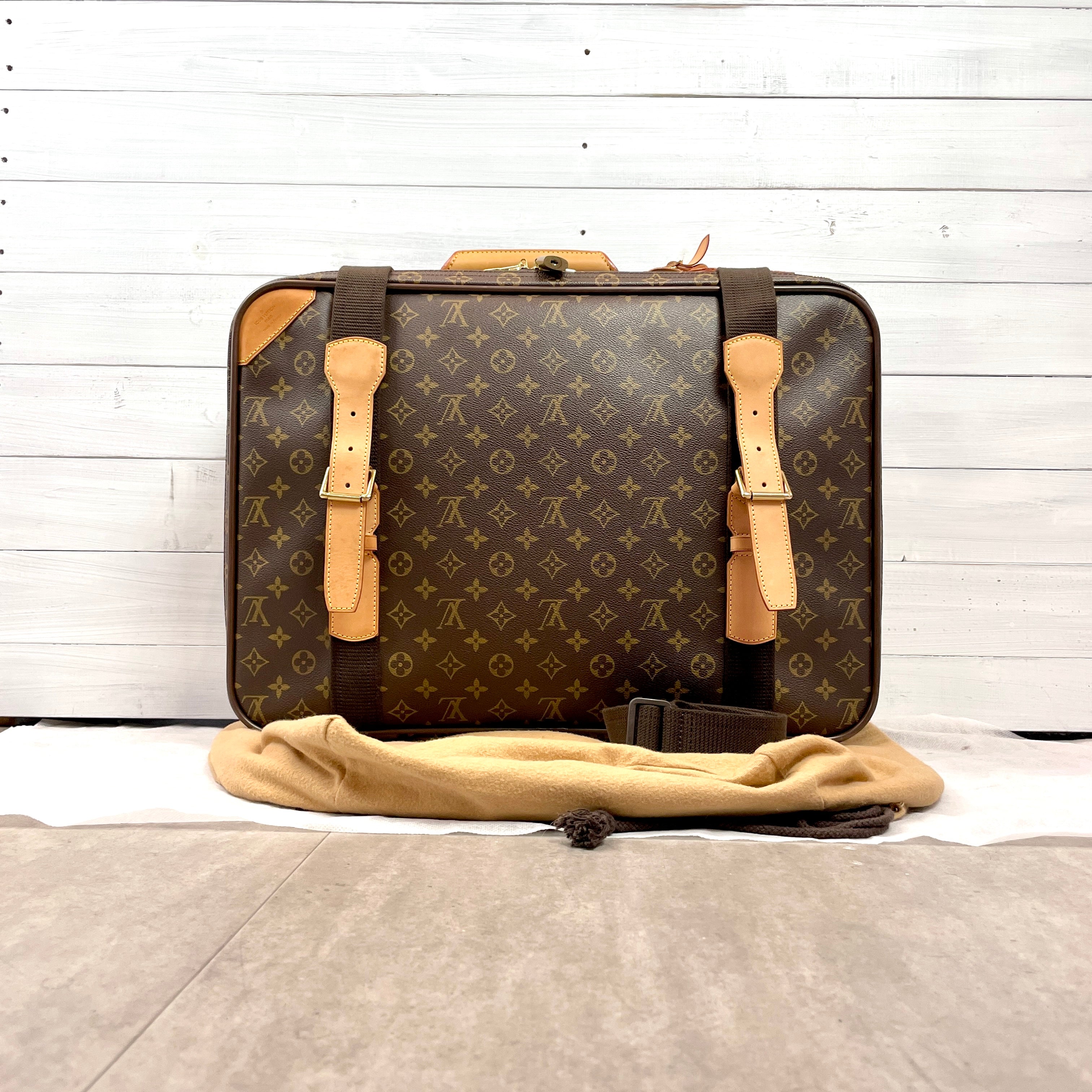 LOUIS VUITTON Monogram Satellite 53 2-Way Suitcase M23356/with strap – Afar  Vintage