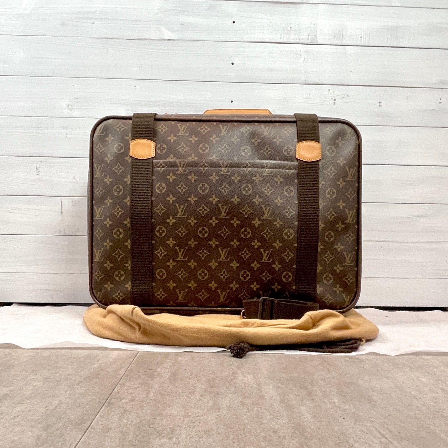 LOUIS VUITTON ﾓﾉｸﾞﾗﾑ ｻﾃﾗｲﾄ53 2Wayｽｰﾂｹｰｽ M23356/ｽﾄﾗｯﾌﾟ付き