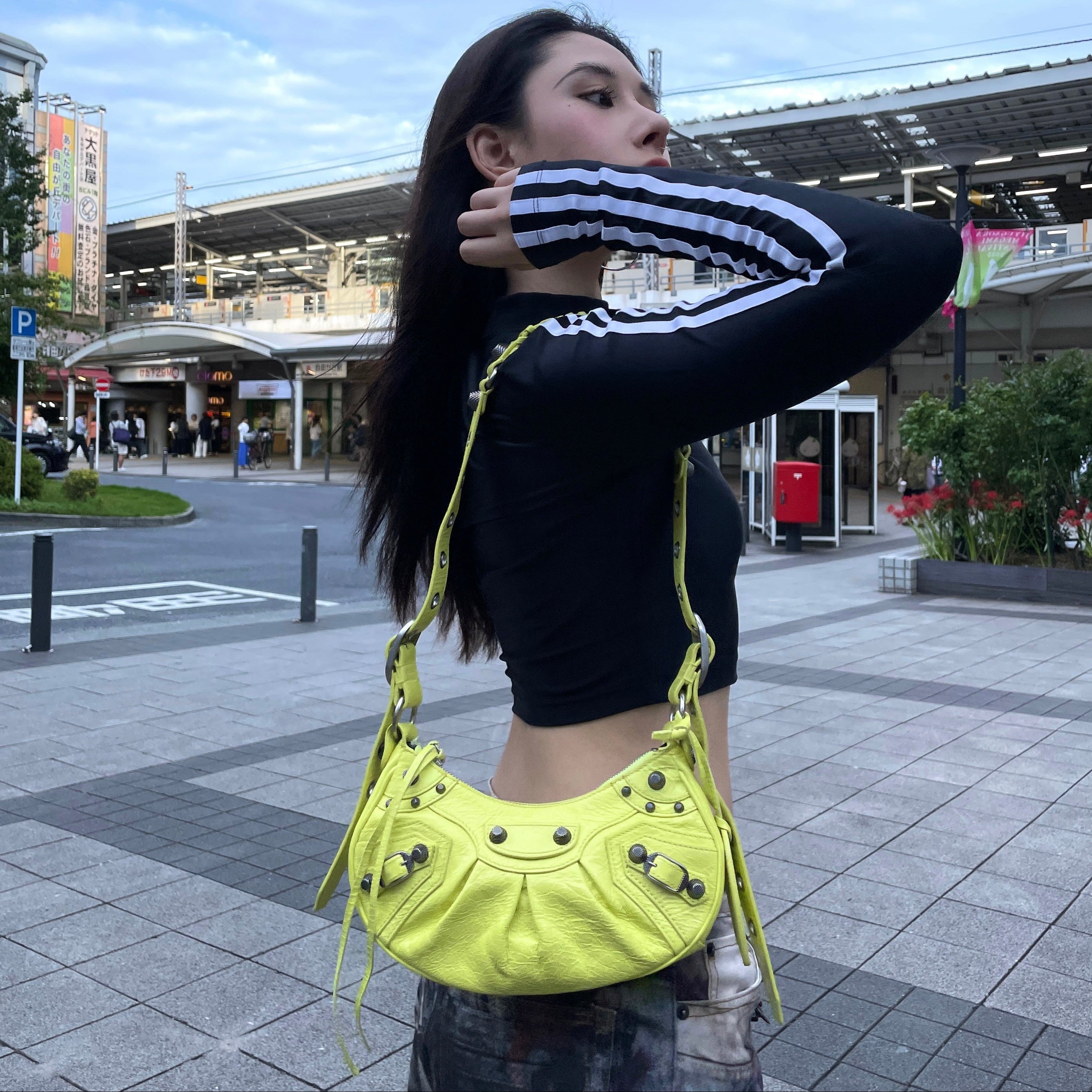 RAREBalenciaga Le Cagole Shoulder Bag XS in Neon Green Arena Lambs