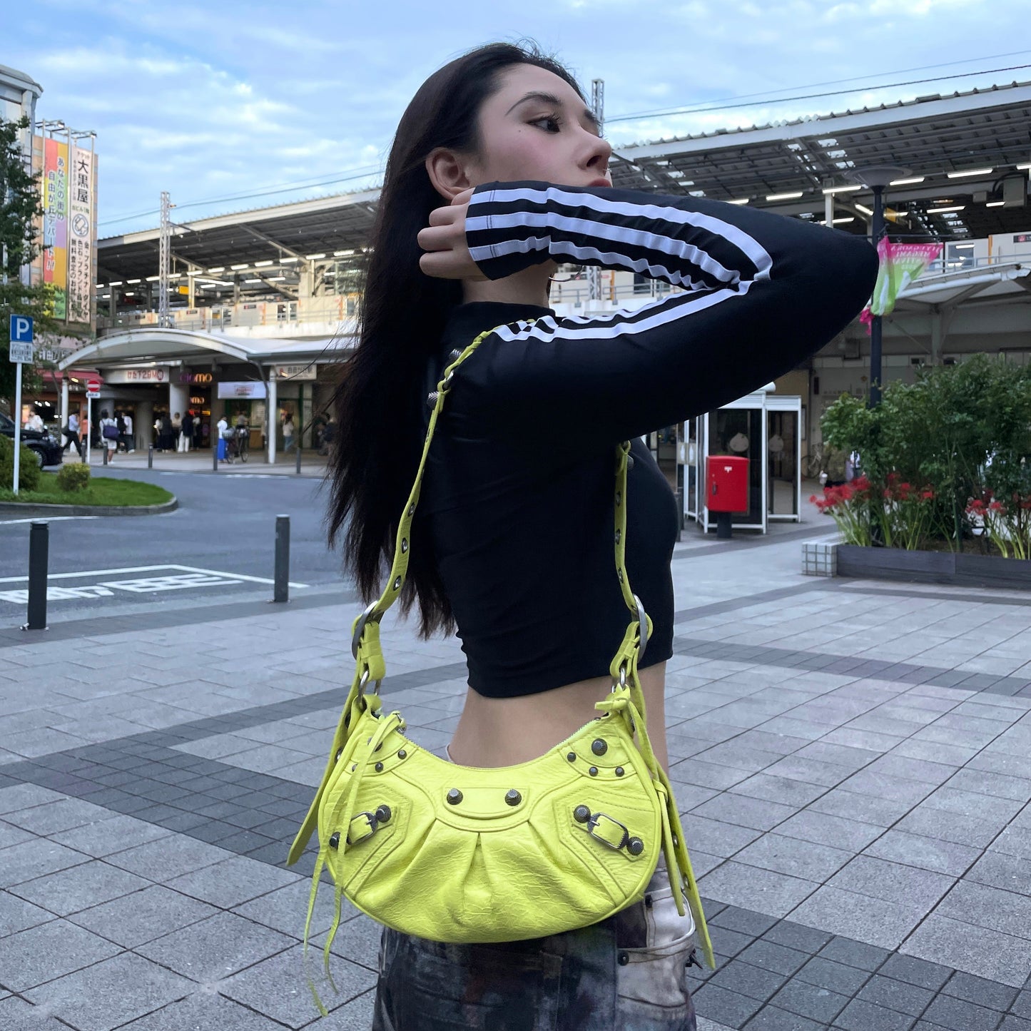 RARE☆☆☆☆Balenciaga Le Cagole Shoulder Bag XS in Neon Green Arena Lambskin, Aged-Silver Hardware