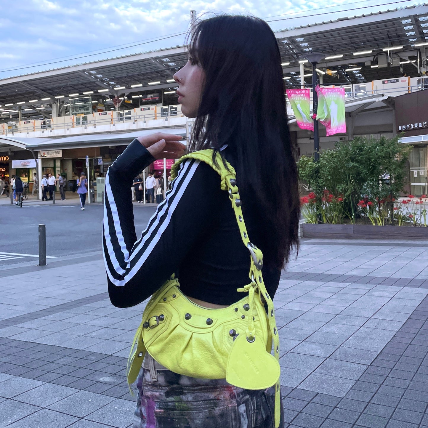 RARE☆☆☆☆Balenciaga Le Cagole Shoulder Bag XS in Neon Green Arena Lambskin, Aged-Silver Hardware