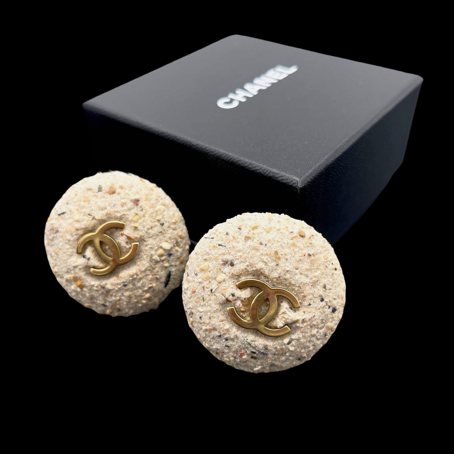 AUTH Pre-owned CHANEL Coco Mark Stone Earrings/Beige/Gold