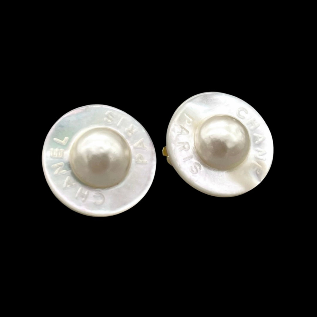 CHANEL Shell LOGOS UFO Earrings White