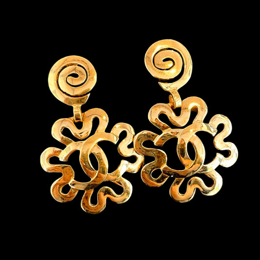 CHANEL Flower Motif Jumbo Coco Mark Swing Earrings 95P