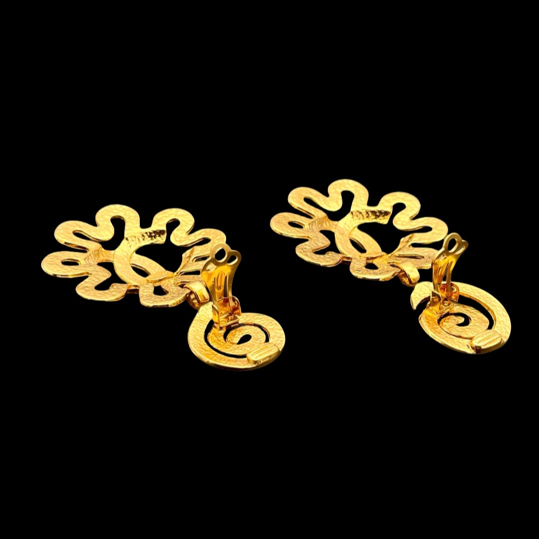 CHANEL Flower Motif Jumbo Coco Mark Swing Earrings 95P