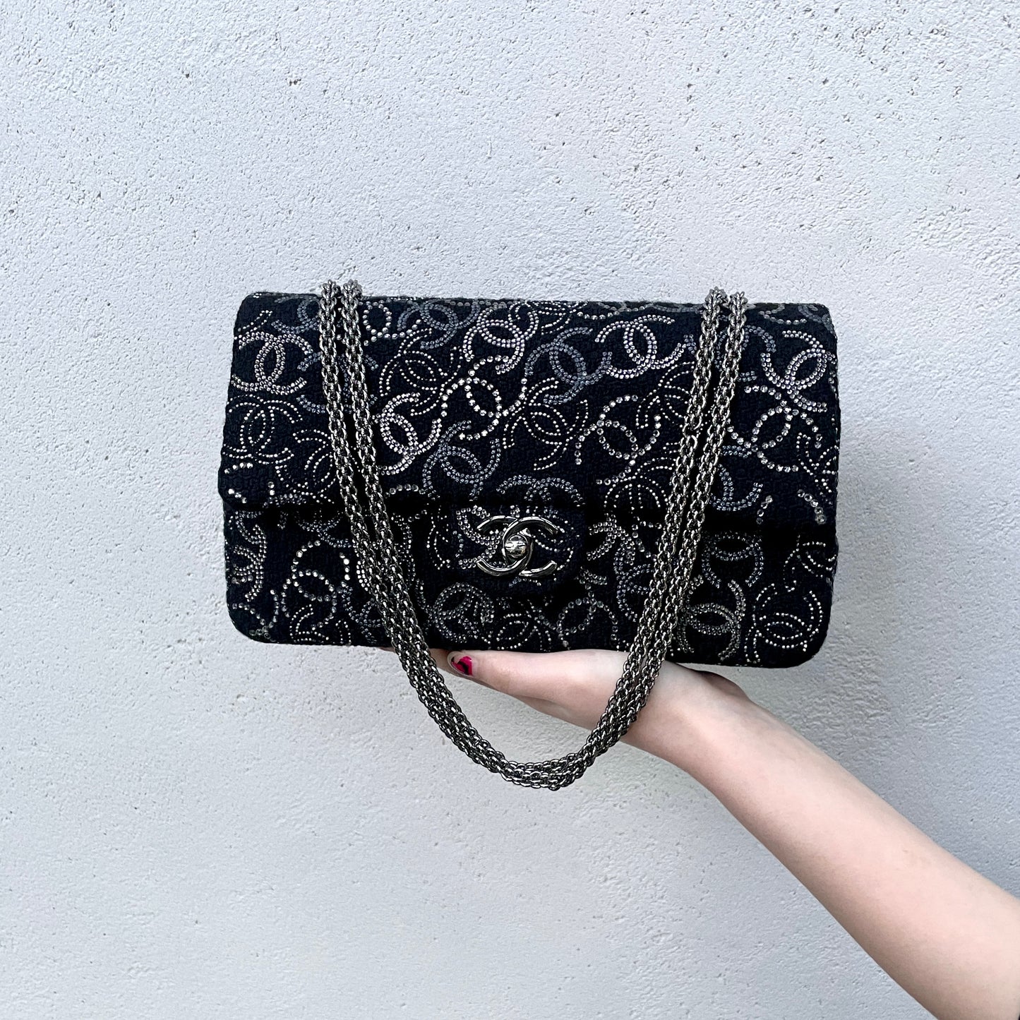 RARE☆☆☆☆☆☆CHANEL 09/10上海秋ｺﾚｸｼｮﾝ ﾗｲﾝｽﾄｰﾝ ｺｺﾏｰｸ ｸﾗｼｯｸﾌﾗｯﾌﾟ ﾀﾞﾌﾞﾙﾁｪｰﾝｼｮﾙﾀﾞｰﾊﾞｯｸﾞ 13番台