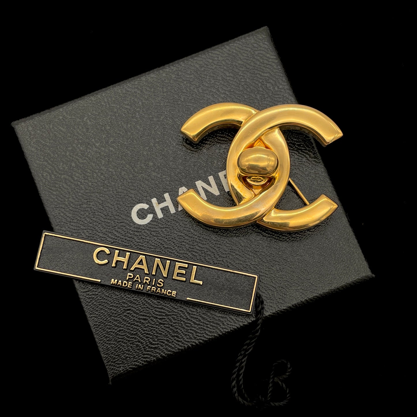 CHANEL Coco Mark Turnlock Brooch 96P