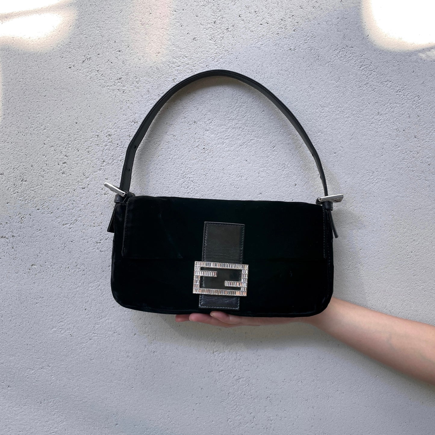 RARE☆☆☆☆FENDI Velvet Rhinestone Logo Hard Wear Mamma Baguette PM Shoulder Bag Black &amp; Silver