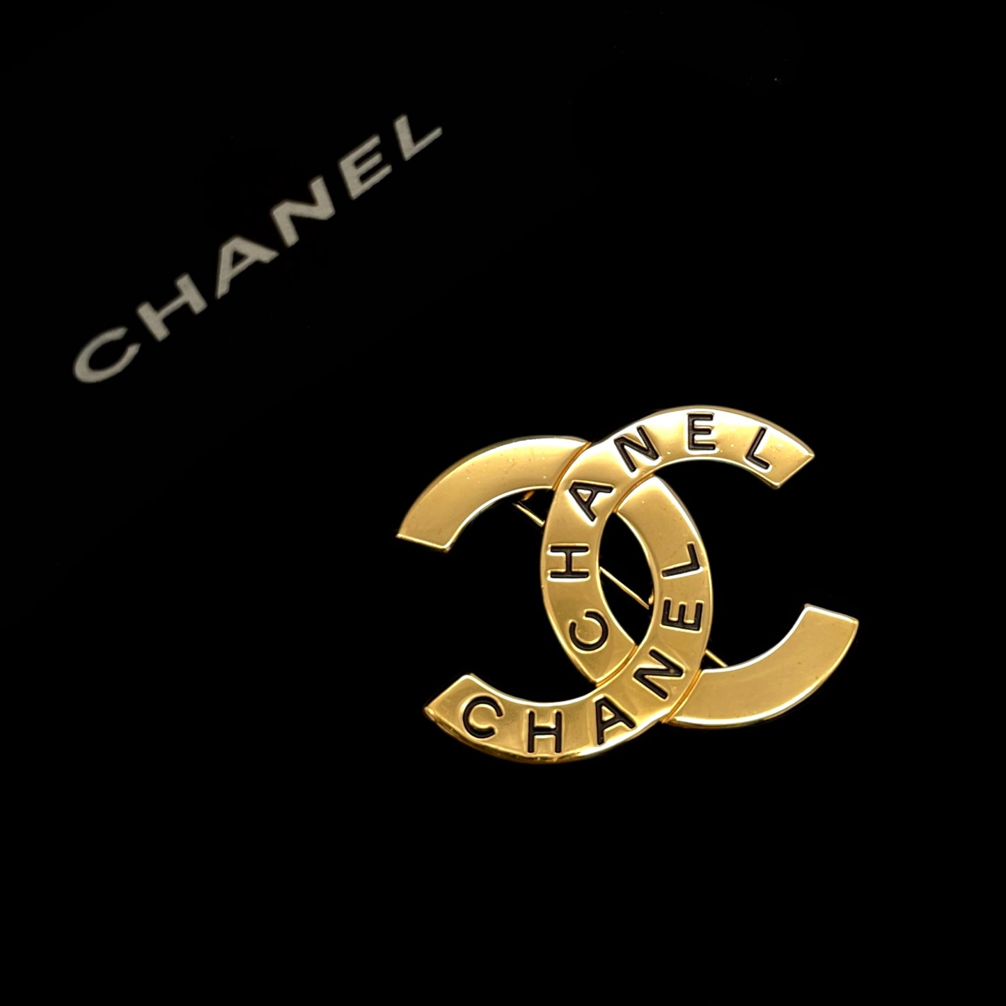 Afar Vintage Pre-owned CHANEL co-mark CHANEL logo brooch 98P