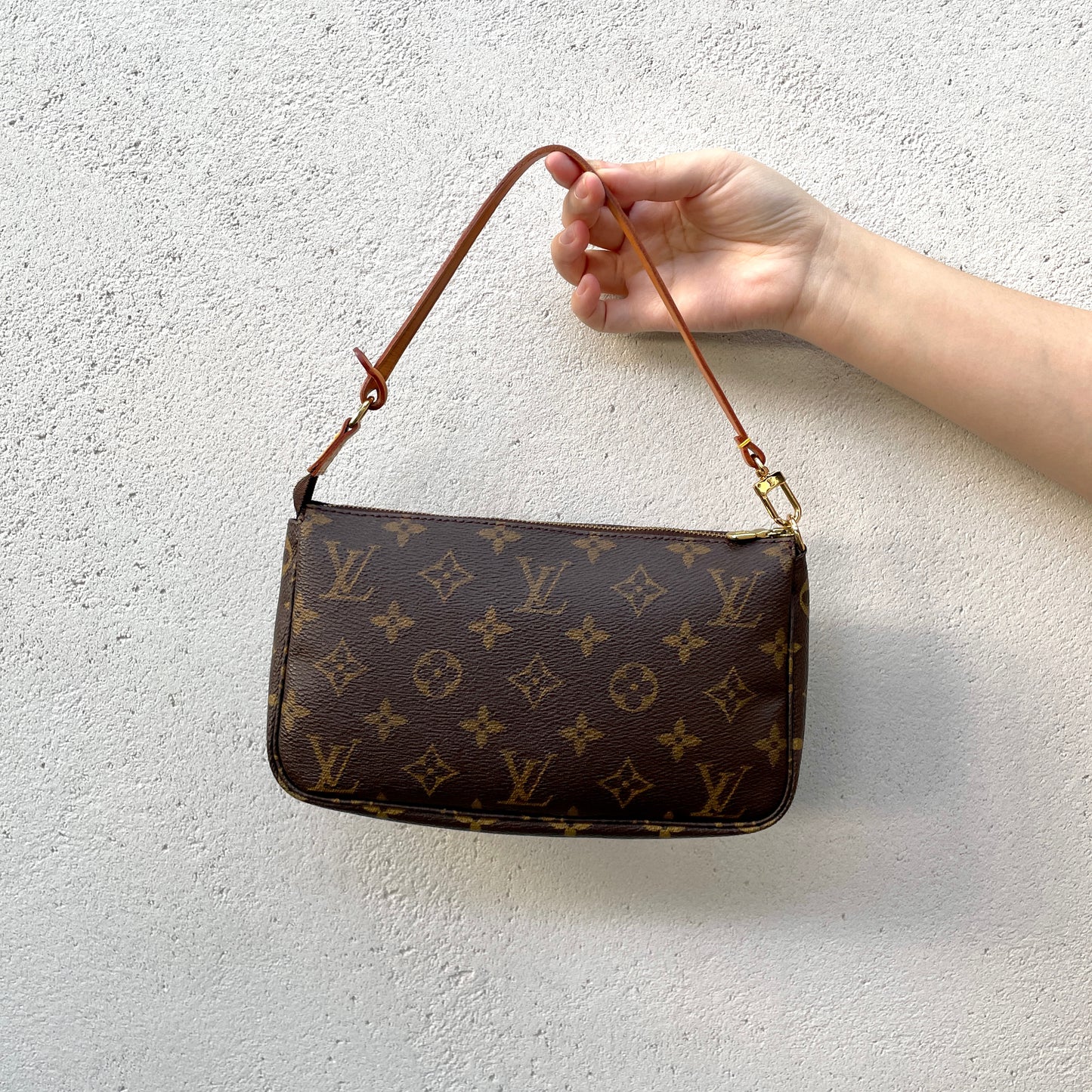 LOUIS VUITTON Monogram Pochette Accessory M51980