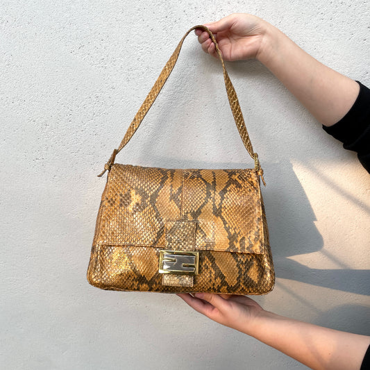 RARE☆☆☆FENDI Python Mamma Bucket GM Shoulder Bag
