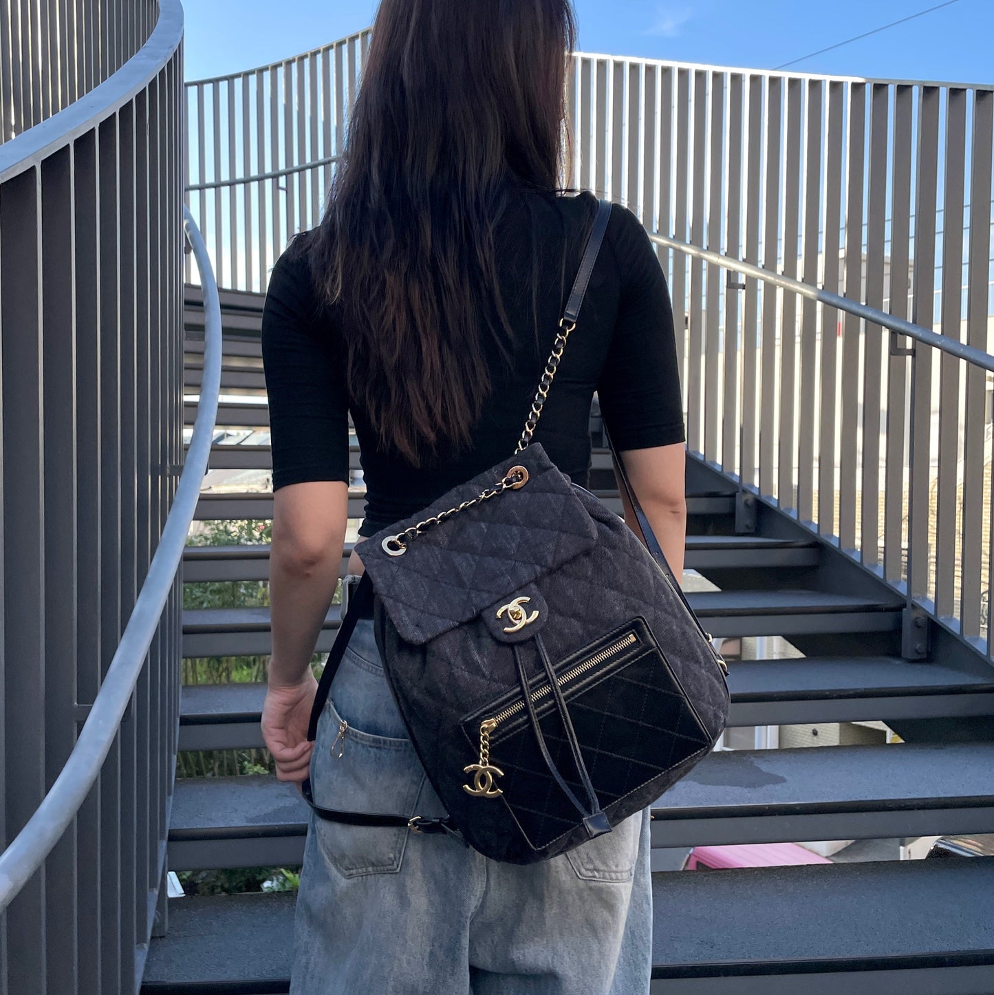 RARE☆☆☆☆CHANEL Matelassé Denim CC LOGO Pendant Métiers d'Art Paris-Salzburg Chain Strap Backpack Black &amp; Gold