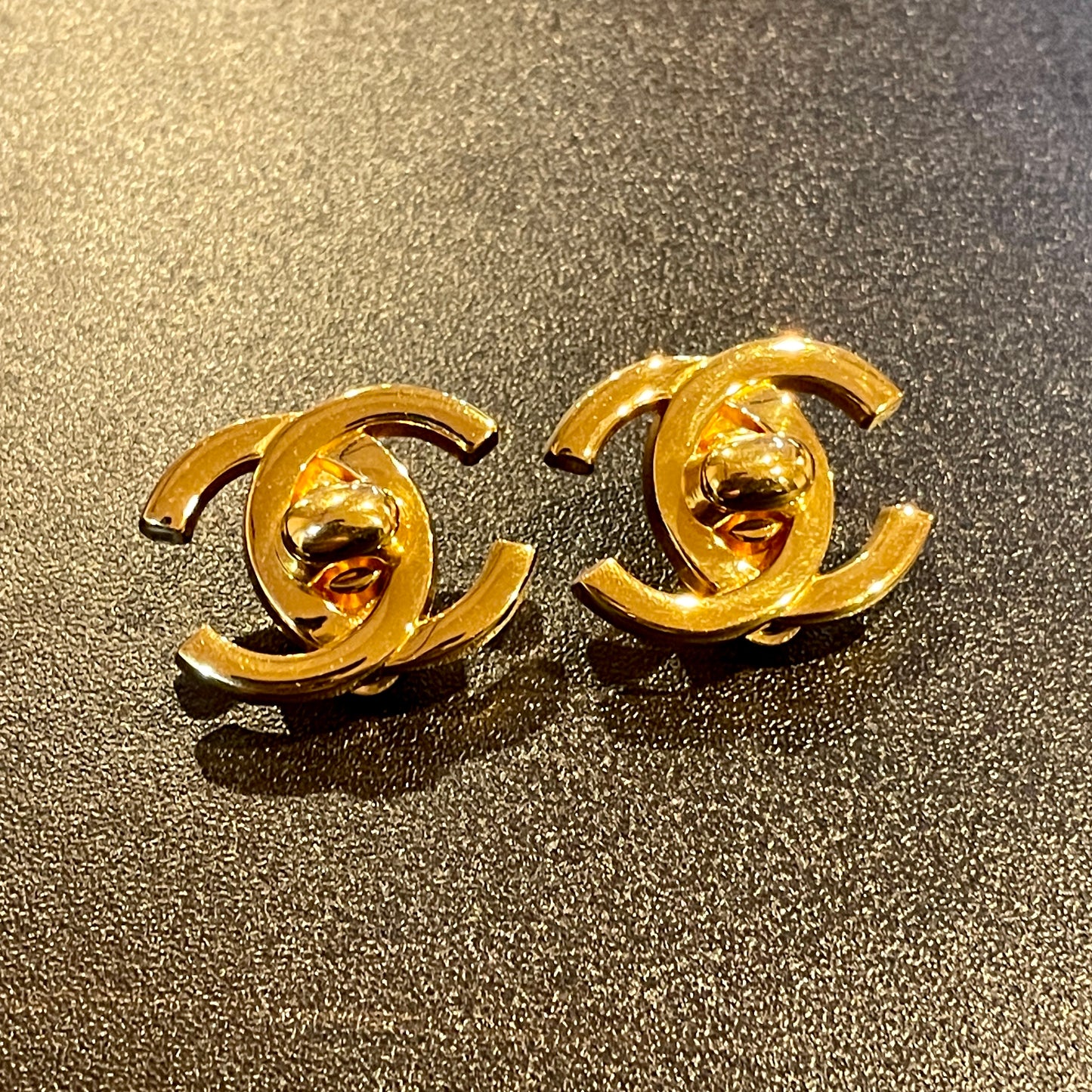 CHANEL Coco Mark Turnlock Earrings GM 95A