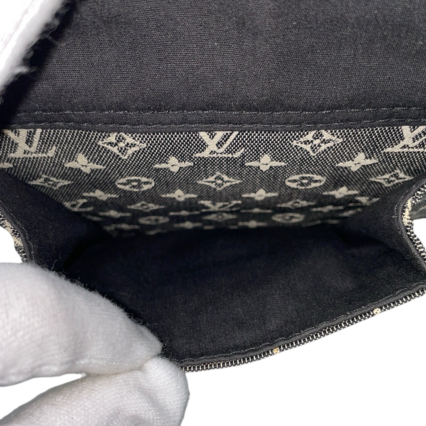 LOUIS VUITTON Monogram Minimalist Buzz Marry Kate Shoulder Bag