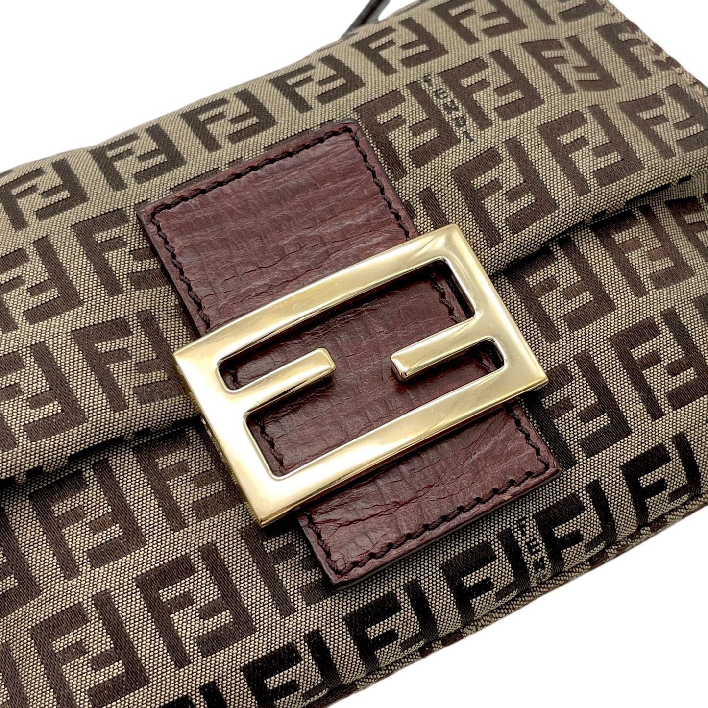 FENDI ｽﾞｯｷｰﾉ ﾐﾆﾏﾝﾏﾊﾞｹｯﾄ ｼｮﾙﾀﾞｰﾊﾞｯｸﾞ