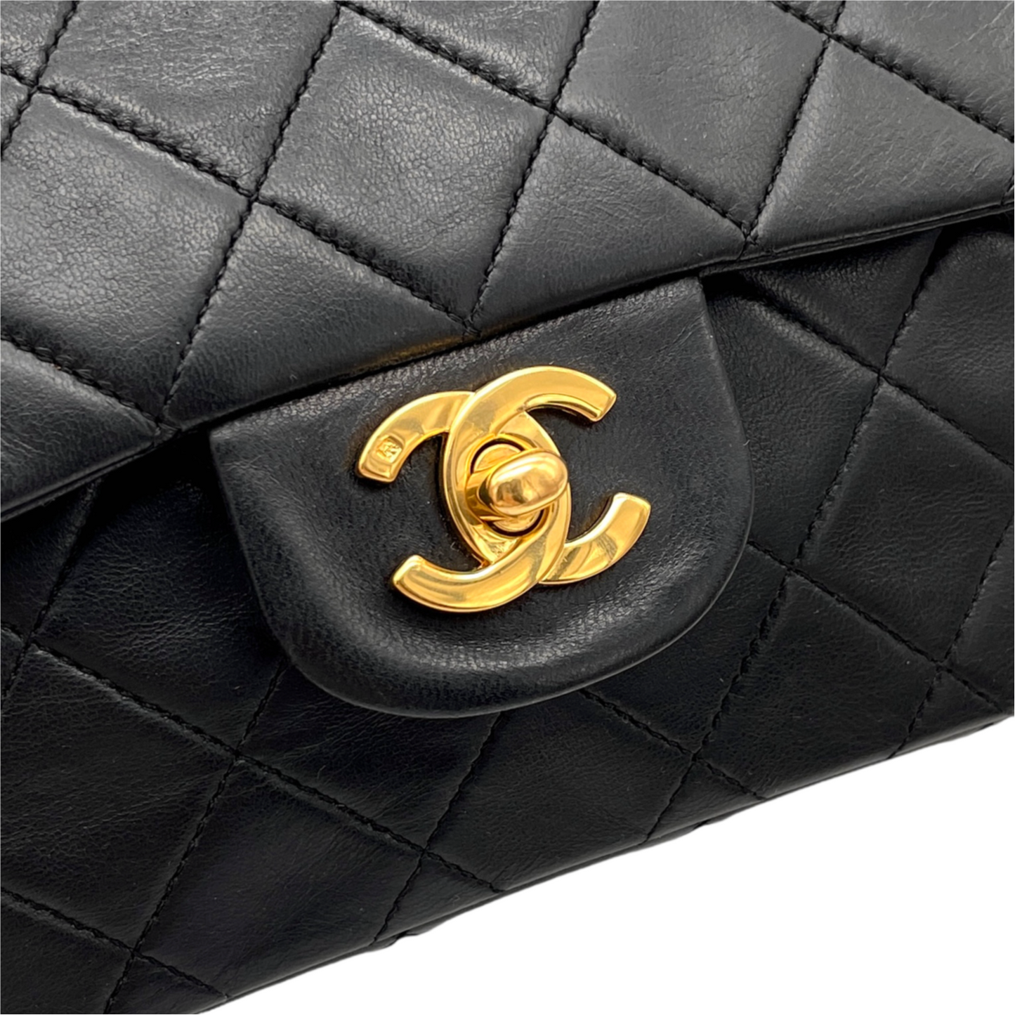 CHANEL ﾏﾄﾗｯｾ ﾗﾑｽｷﾝﾚｻﾞｰ ｸﾗｼｯｸﾌﾗｯﾌﾟ ﾁｪｰﾝｼｮﾙﾀﾞｰﾊﾞｯｸﾞ