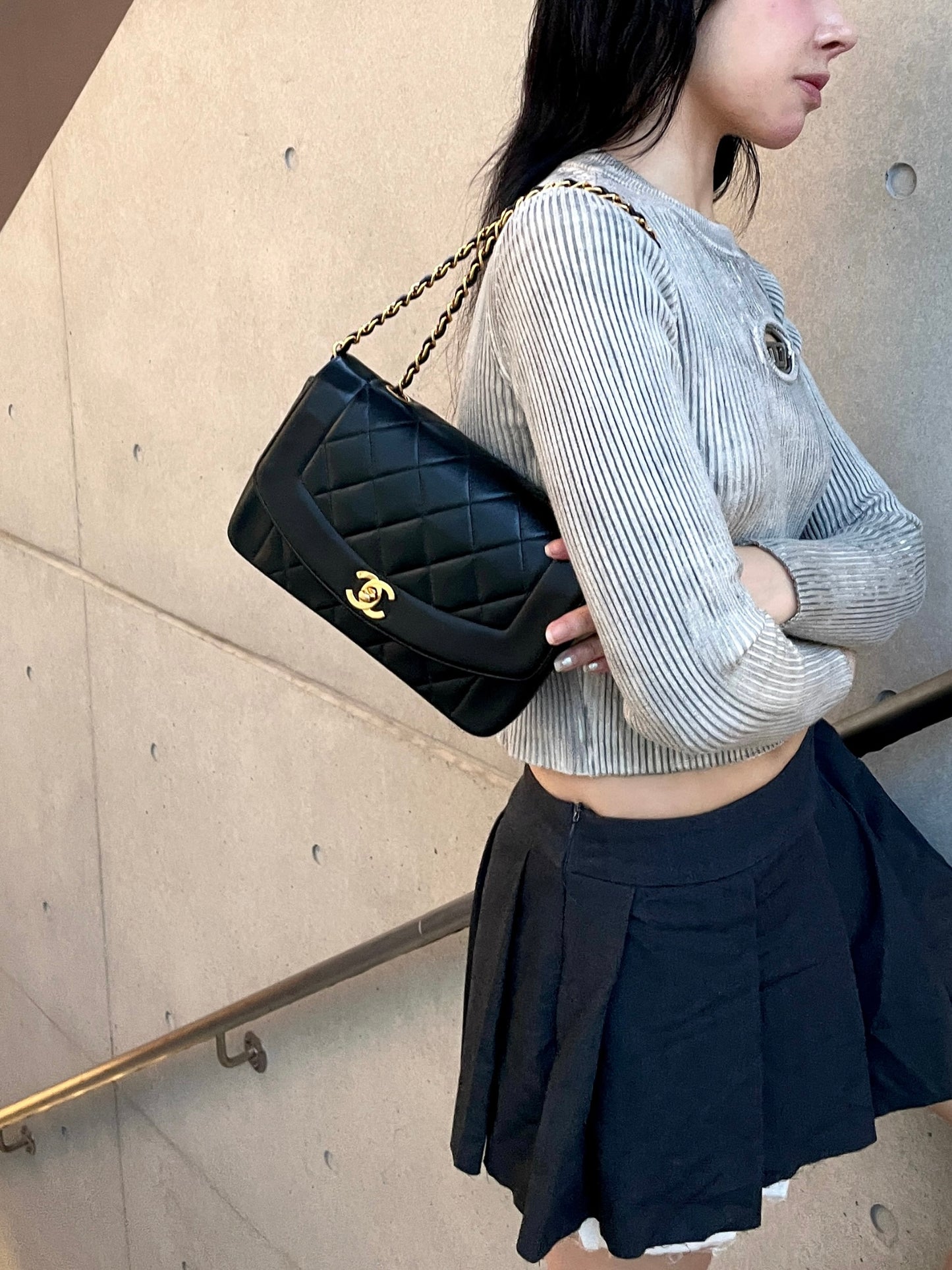 RARE☆☆☆CHANEL Matelassé Diana 23cm Lambskin Leather Chain Shoulder Flap Bag Black &amp; Gold