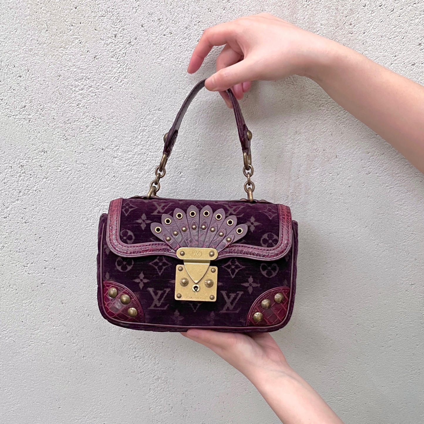 RARE★★★★★LOUIS VUITTON 2004 FW Monogram Velours Velvet & Crocodile Leather Alligator Gracie Top Handle Bag Small Purple/Gold
