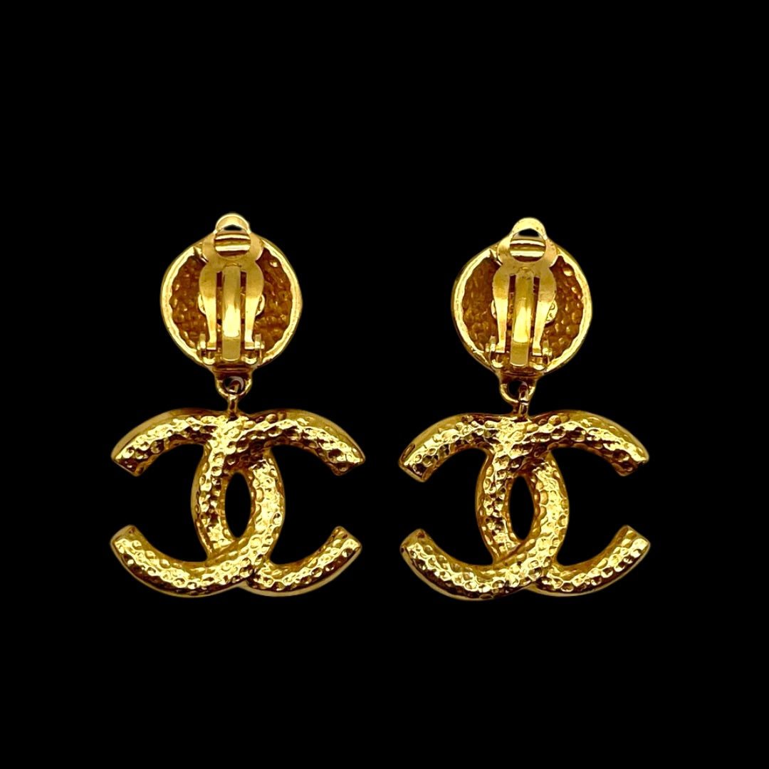 CHANEL logo lava style coco mark earrings
