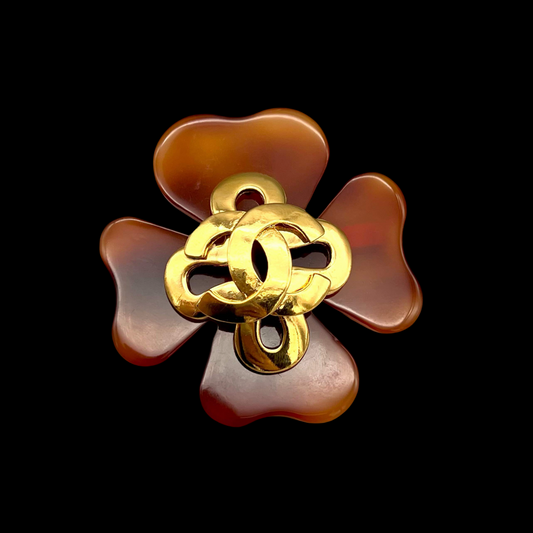 RARE☆☆☆☆CHANEL 1995 Tortoiseshell-Style Four-Leaf Clover CC LOGO Brooch 95P Brown & Gold