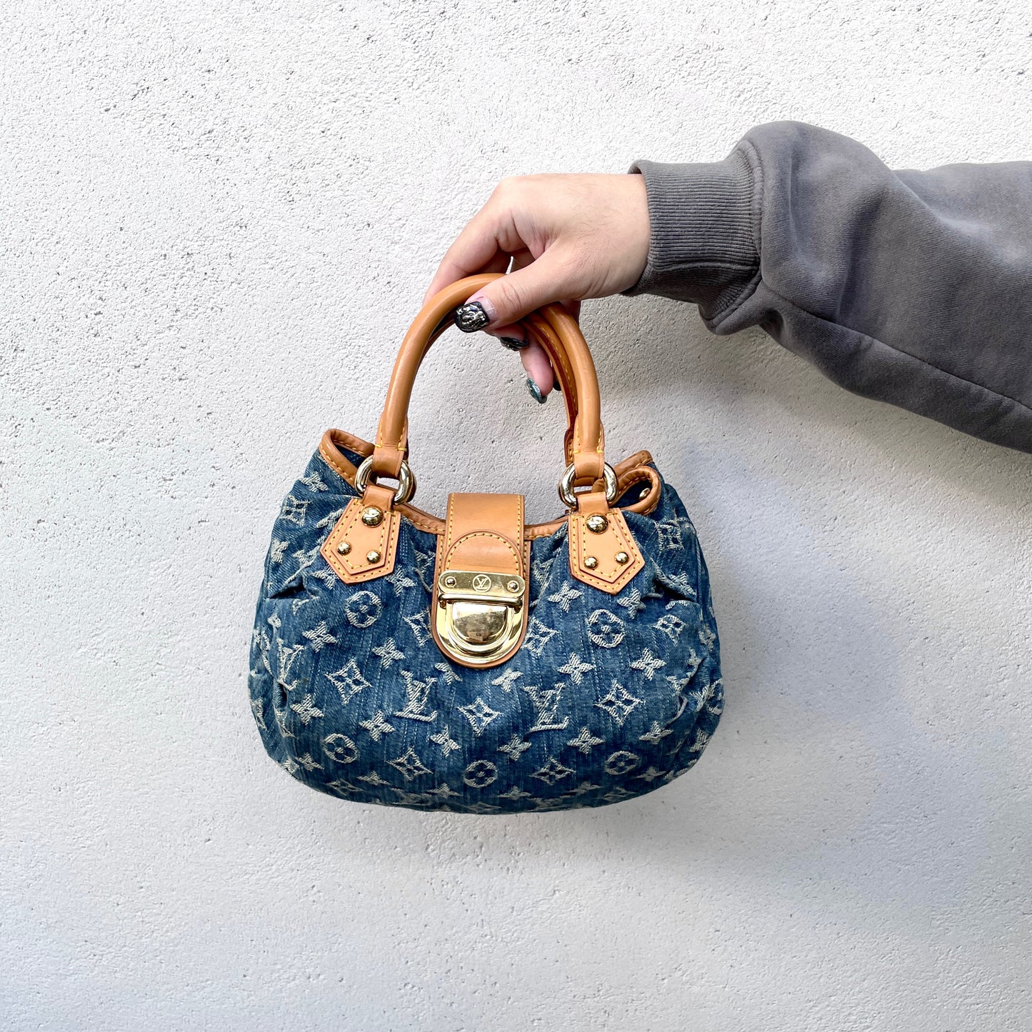 RARE☆☆☆ LOUIS VUITTON Monogram Denim Pretty Handbag M95020