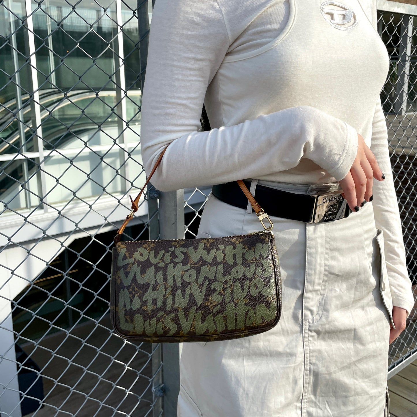 AUTHENTIC PRELOVED RARE☆☆☆☆LOUIS VUITTON 2001 Monogram Graffiti Pochette Accessories Pouch M92191 Khaki Green & Brown