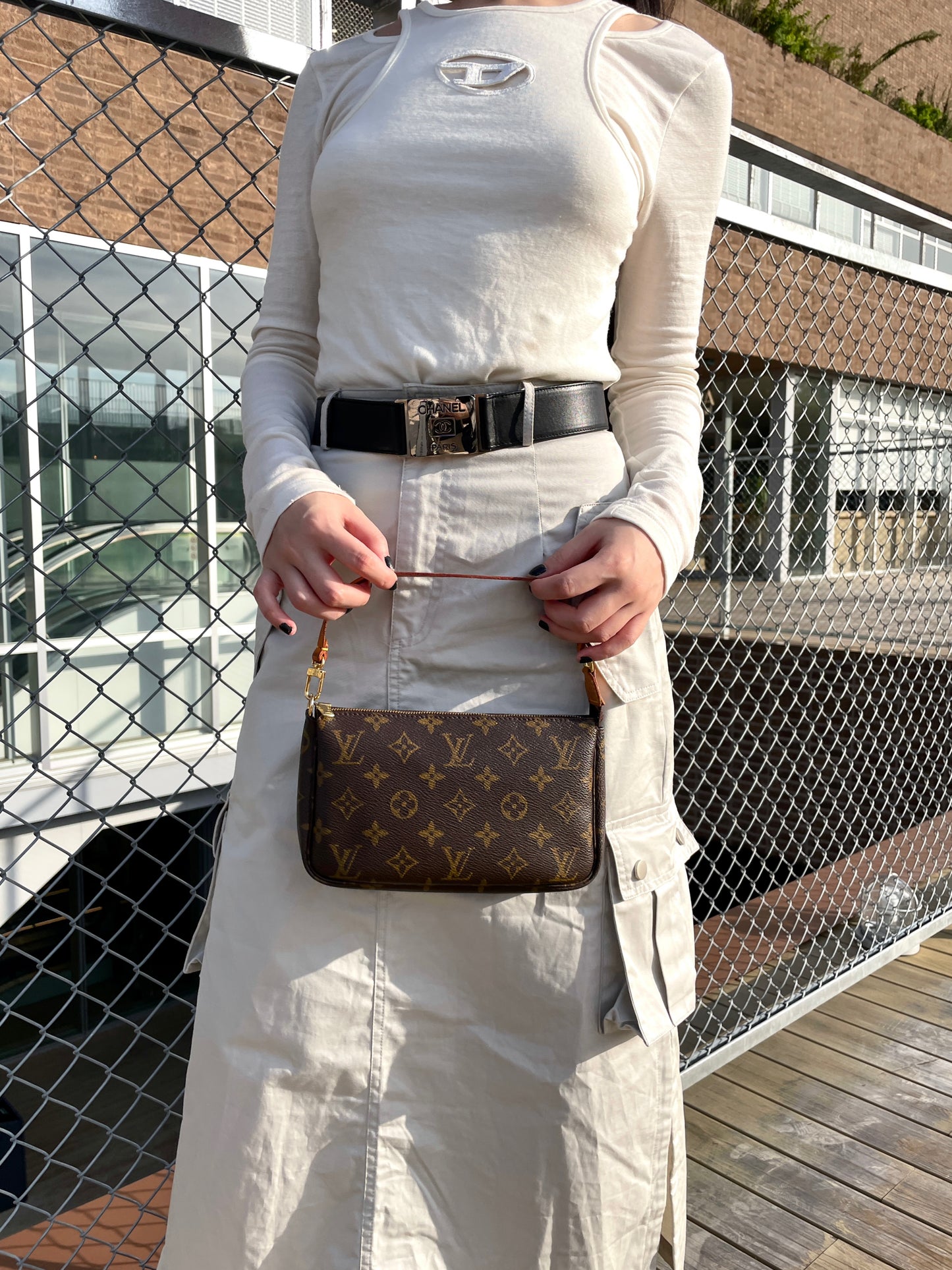 LOUIS VUITTON Monogram Pochette Accessory M51980