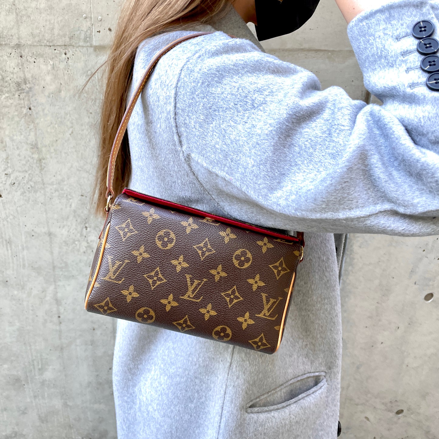 LOUIS VUITTON ﾓﾉｸﾞﾗﾑ ﾚｼﾀﾙ M51900 ｼｮﾙﾀﾞｰﾊﾞｯｸﾞ ﾌﾞﾗｳﾝ