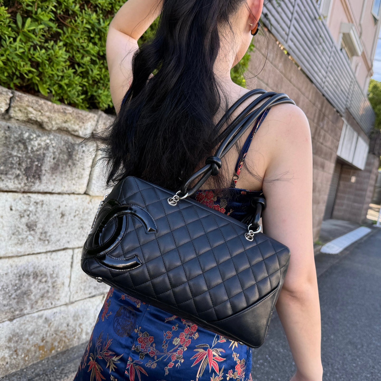 RARE★★★★CHANEL 2005~2006 Cambon Matelassé Cowhide Bowling Shoulder Bag Medium Black Silver