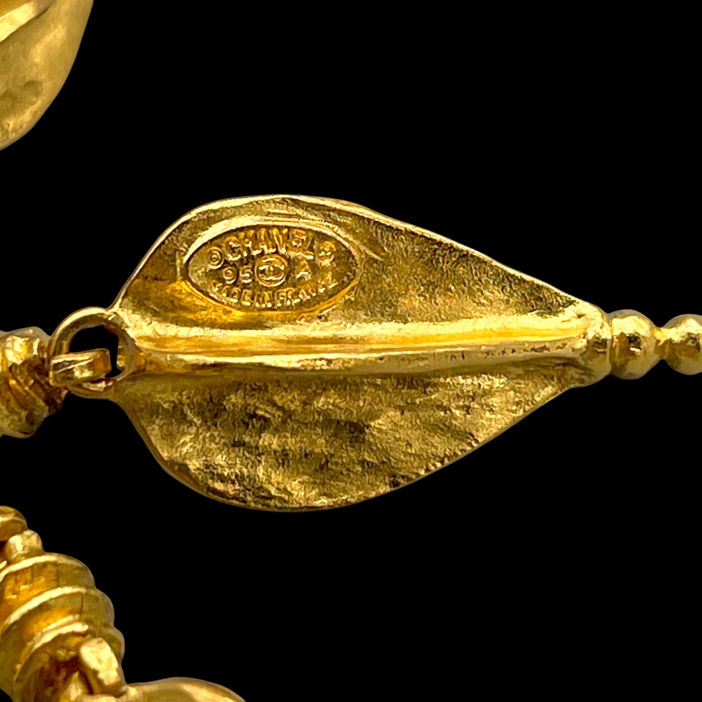 RARE☆☆☆CHANEL 1995 CC LOGO Arrows Pendant Brooch 95A Gold