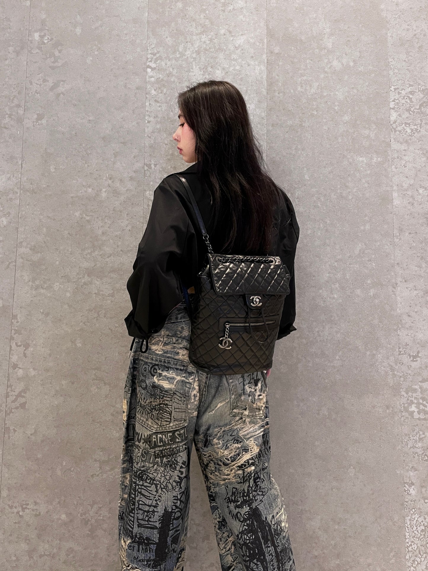 RARE☆☆☆CHANEL 2015 Matelassé CC LOGO Pendant Métiers d'Art Paris-Salzburg Chain Strap Backpack Black &amp; Silver