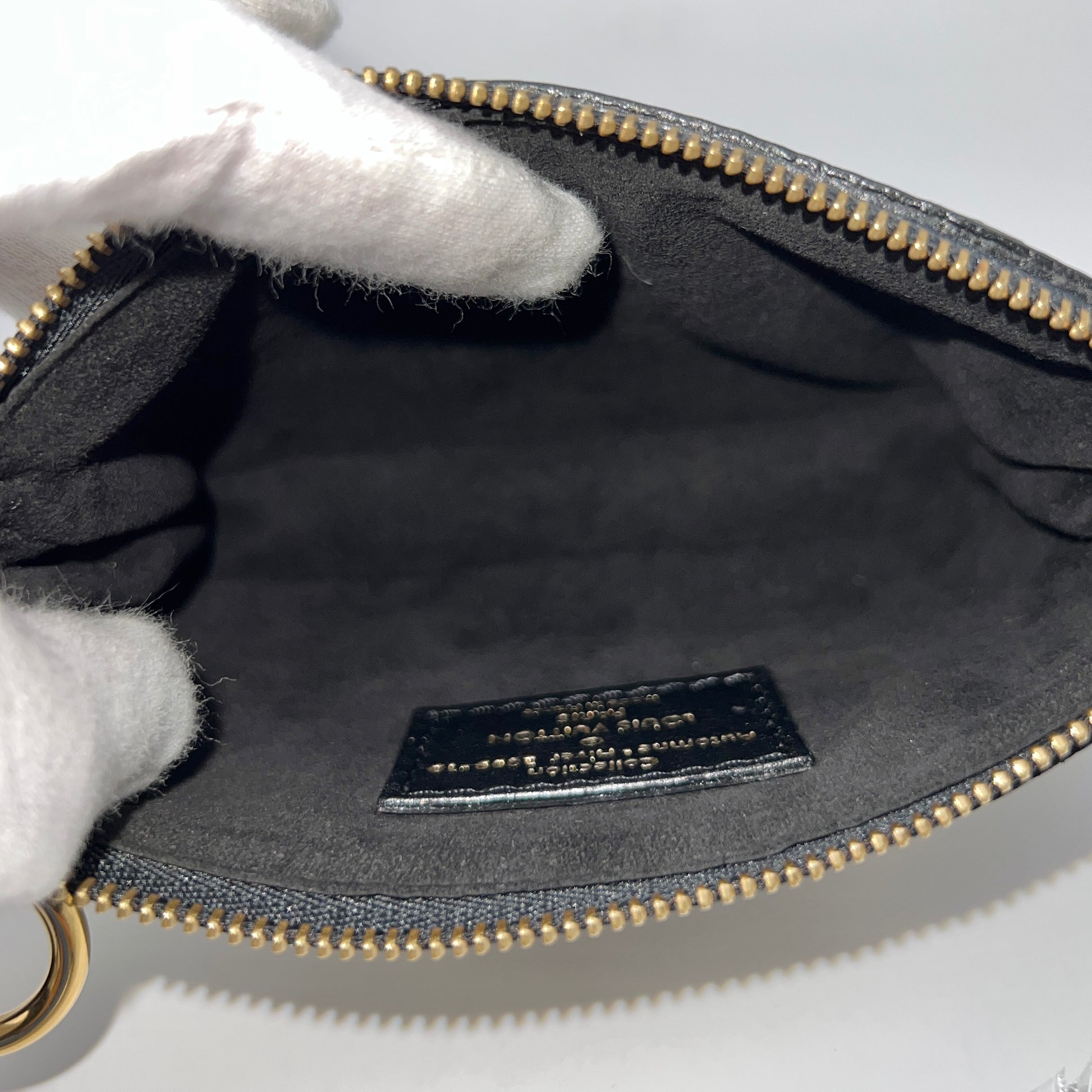 Louis Vuitton 2009 pre-owned Sequin Monogram Pochette Accessoires Shoulder  Bag - Farfetch