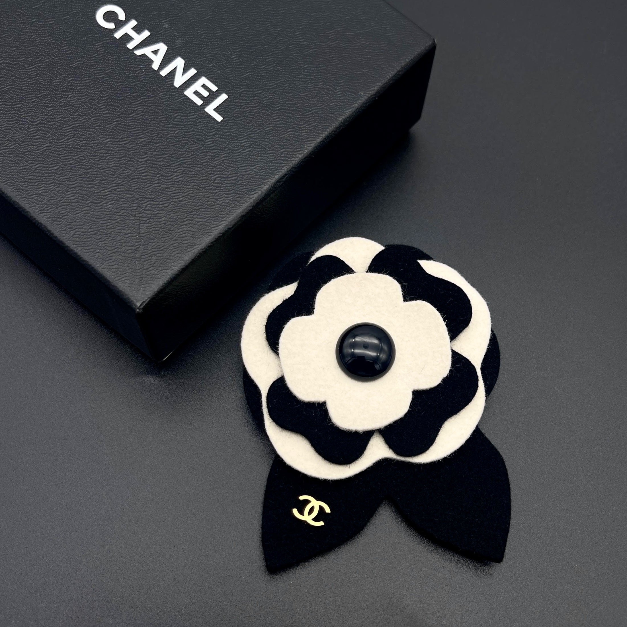 RARECHANEL 2002 Camellia Brooch Corsage 02A Beige & Black – Afar