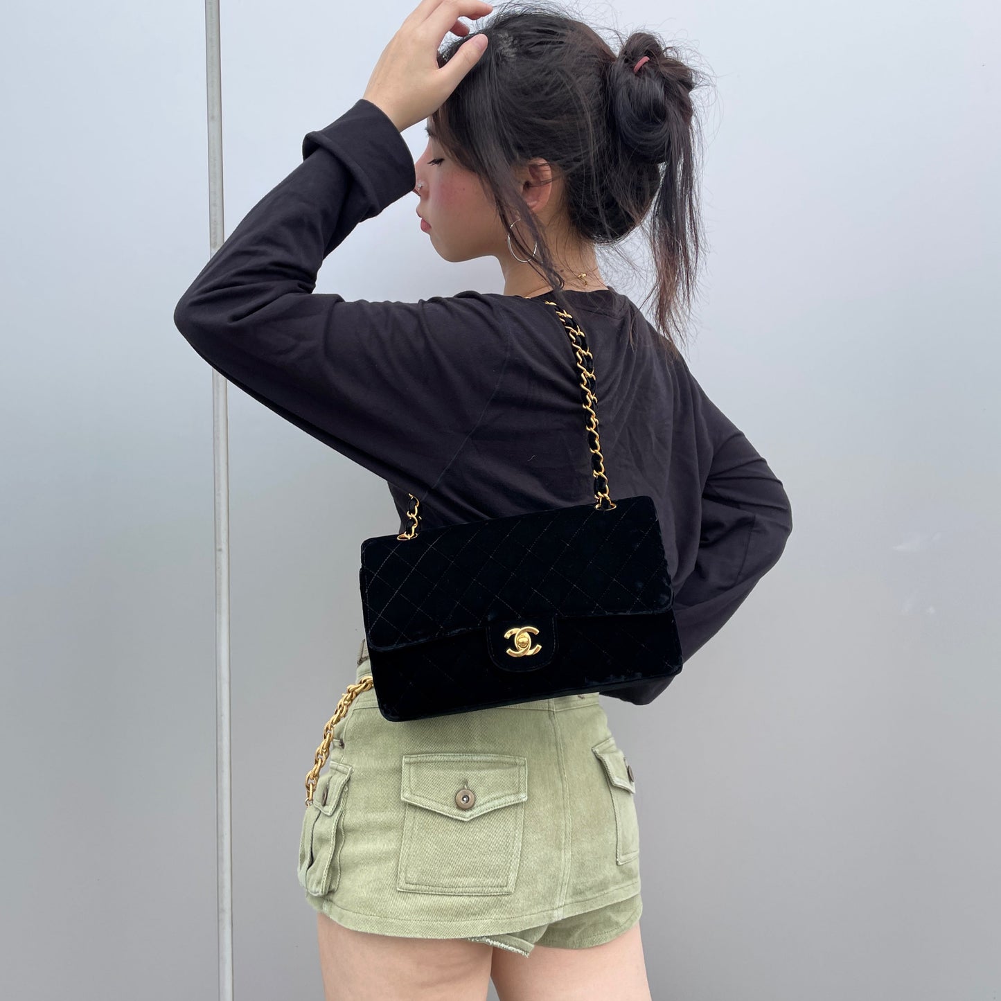 RARE☆☆☆☆☆CHANEL 1995 Matelassé Velvet Classic Double Chain Shoulder Double Flap Bag 25cm Black &amp; Gold #