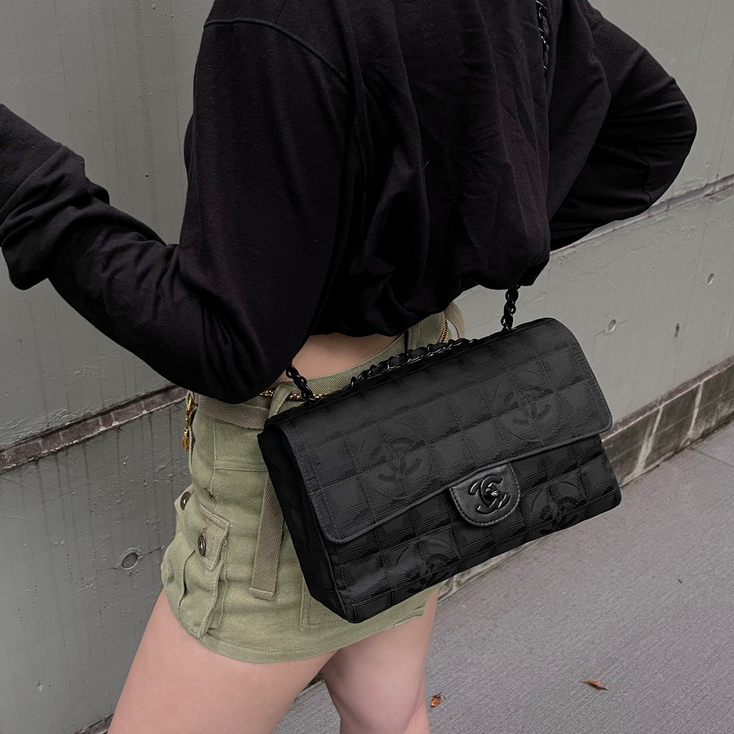 RARE☆☆☆☆CHANEL 2001 New Travel Line Chocolate Bar Double Chain Shoulder Single Flap Bag Black