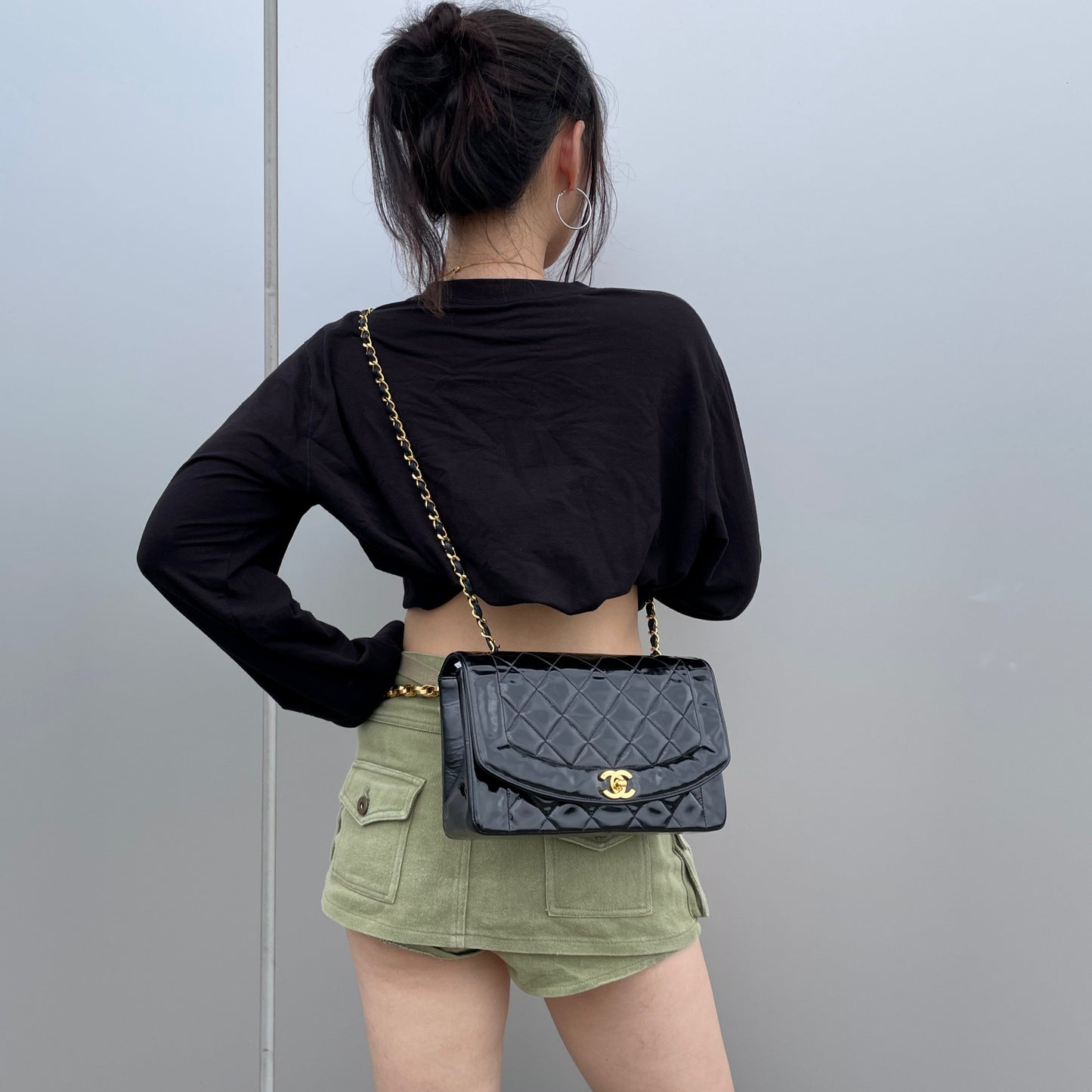 RARE☆☆☆CHANEL Matelassé Diana 25cm Enamel  Leather Chain Shoulder Single Flap Bag Black & Gold