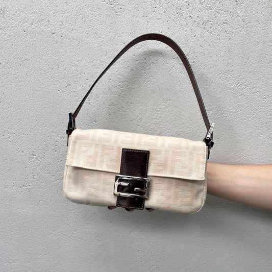 FENDI Zucca White Canvas Mamma Baguette PM Shoulder Bag White &amp; Silver