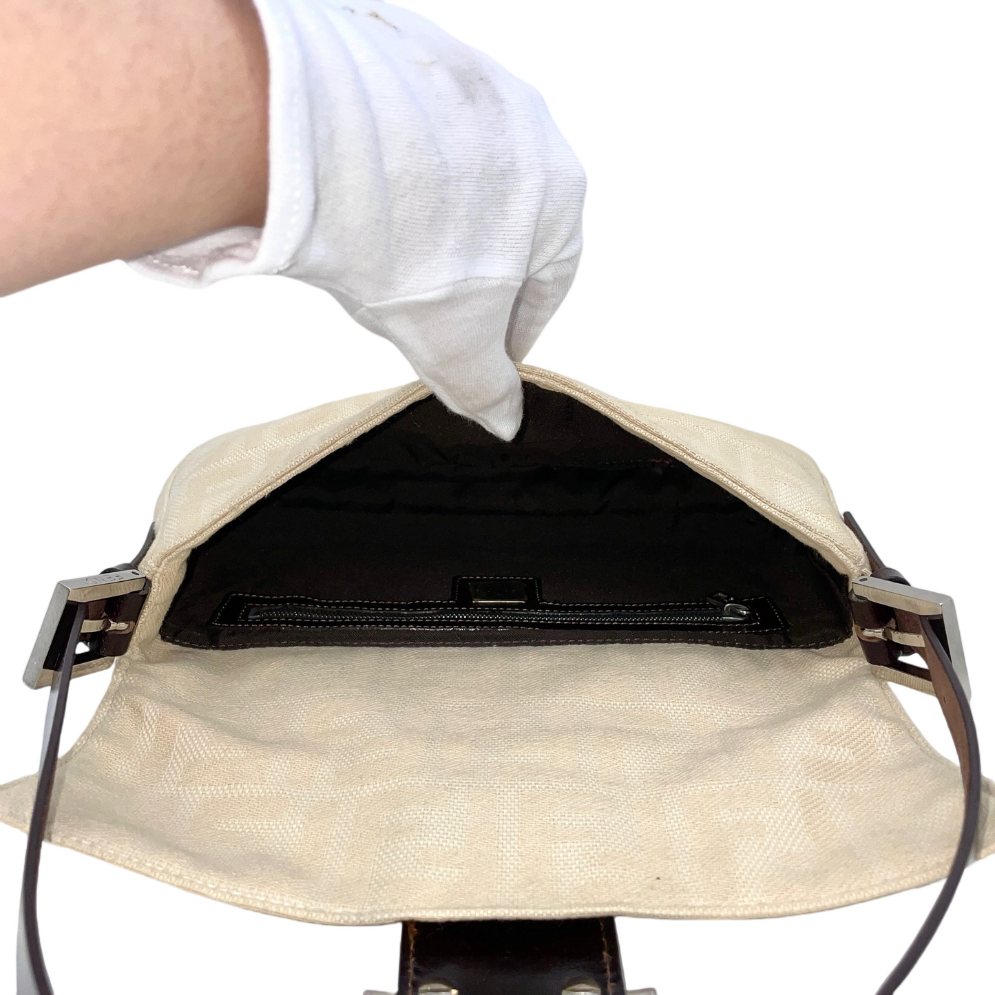 FENDI Zucca White Canvas Mamma Baguette PM Shoulder Bag White &amp; Silver