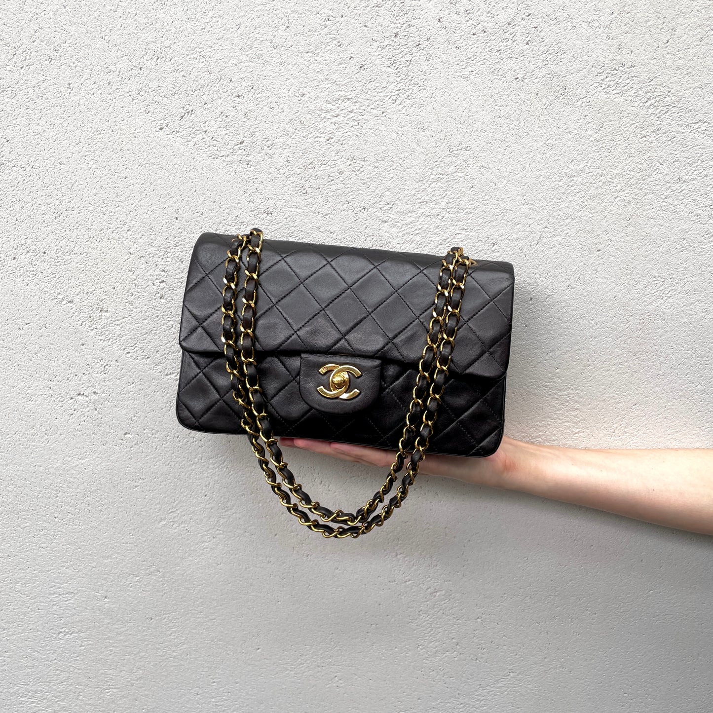 CHANEL Matelasse Classic Flap Chain Shoulder Bag 23