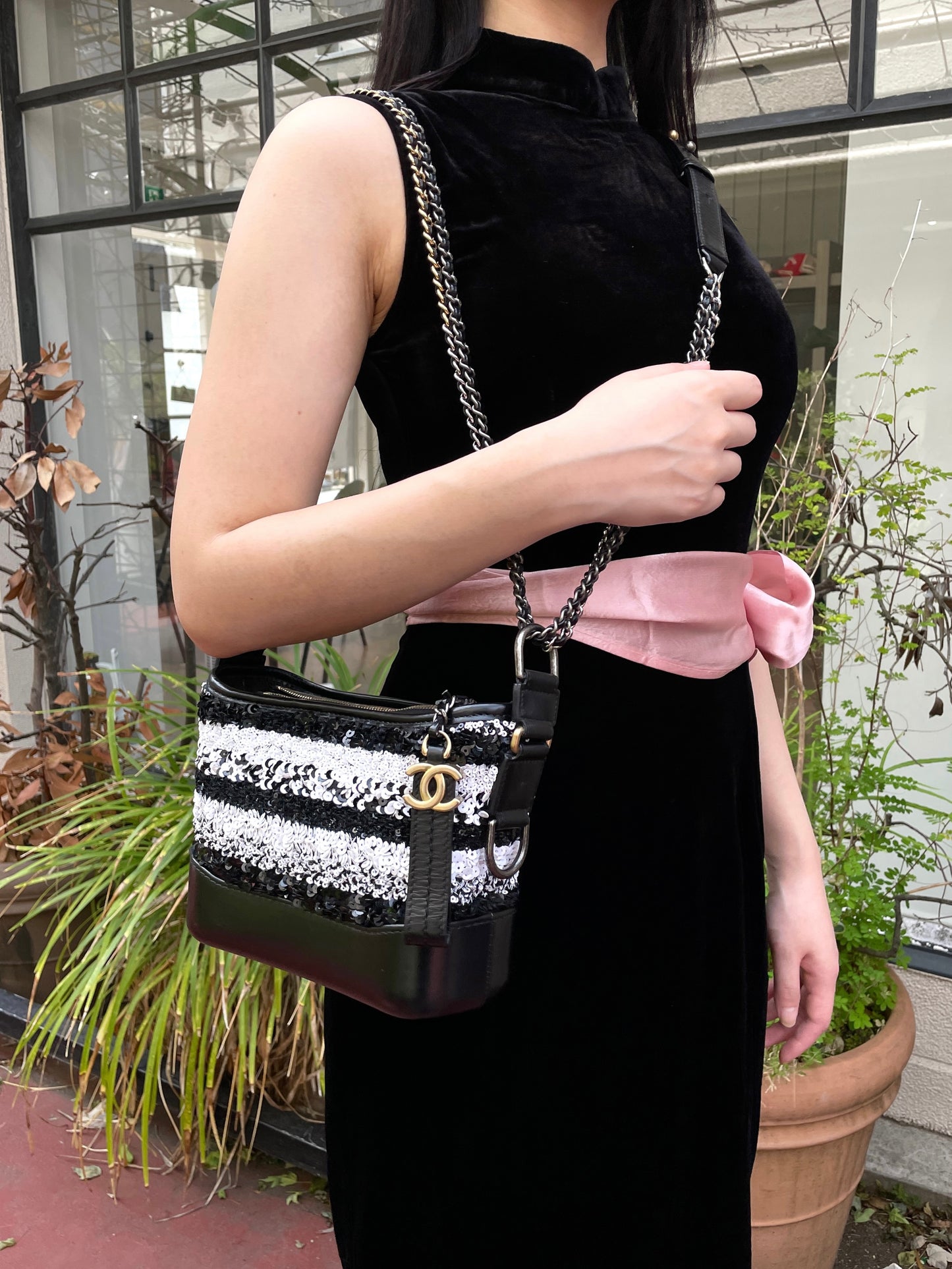 RARE☆☆☆CHANEL Gabrielle de Chanel Line Double Chains Shoulder Bag Black &amp; White