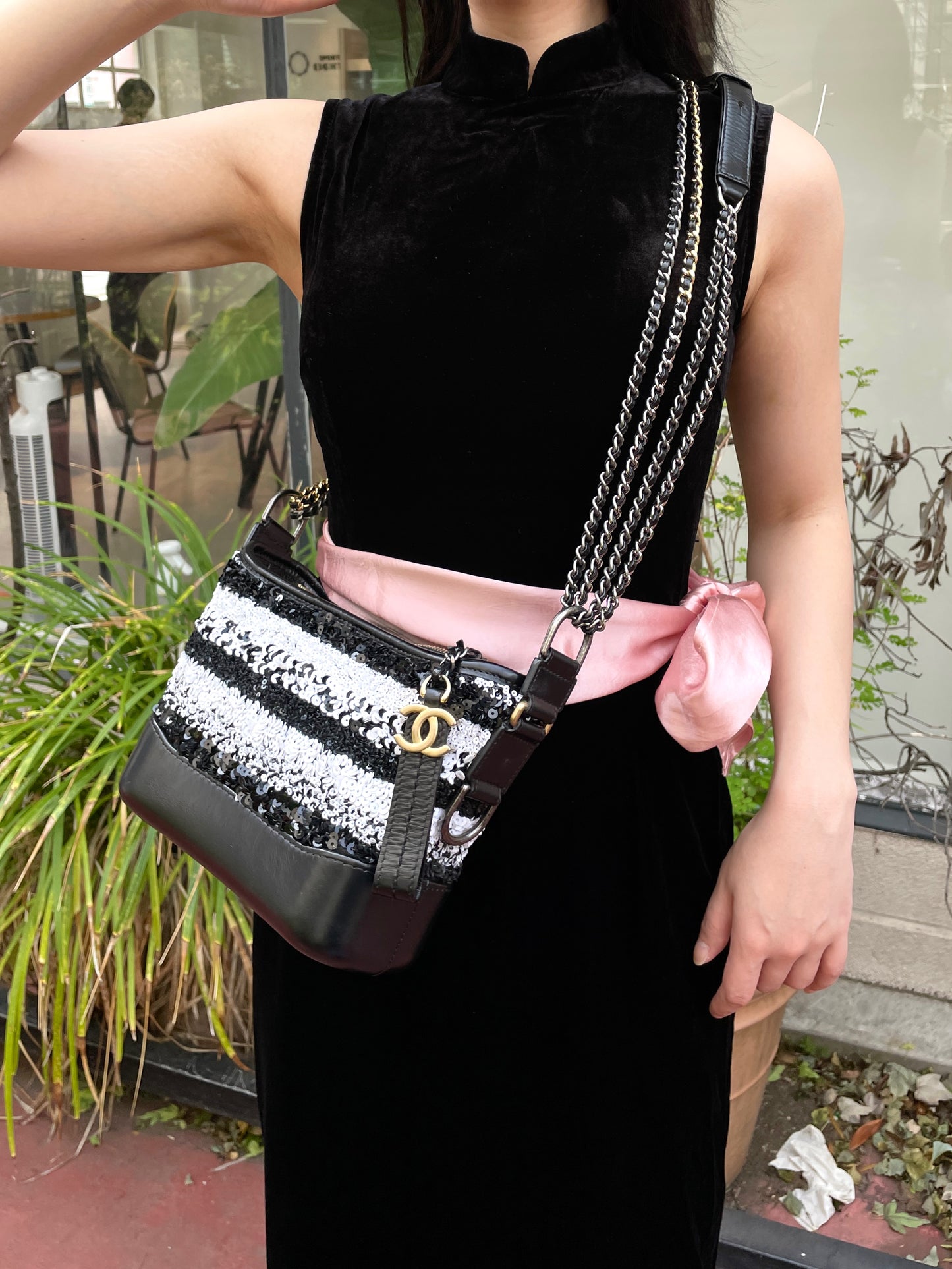 RARE☆☆☆CHANEL Gabrielle de Chanel Line Double Chains Shoulder Bag Black &amp; White