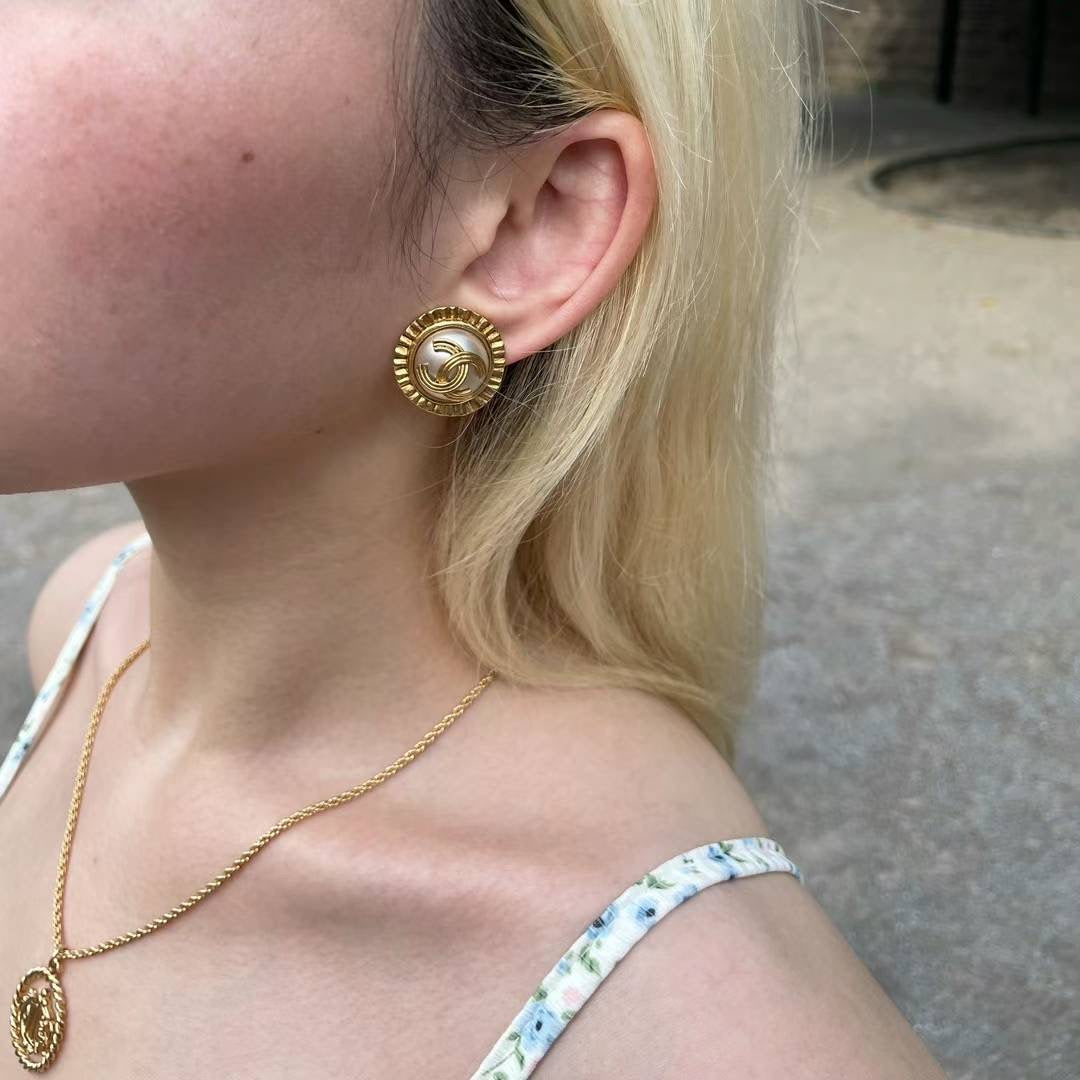 Chanel Vintage Earrings Second-hand