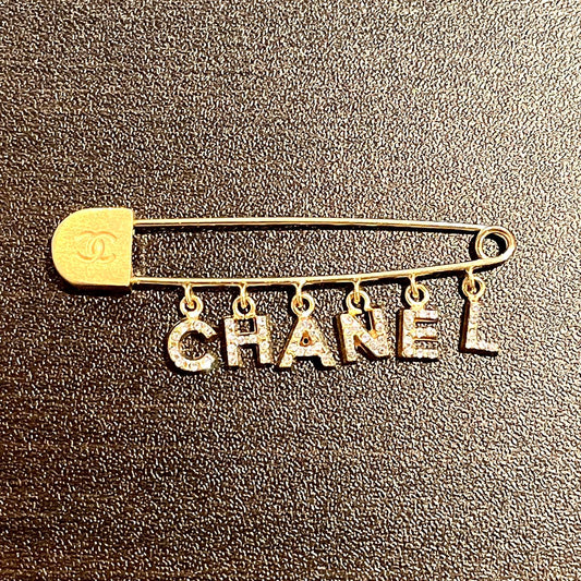 AUTH Pre-owned CHANEL pendant brooch 01P